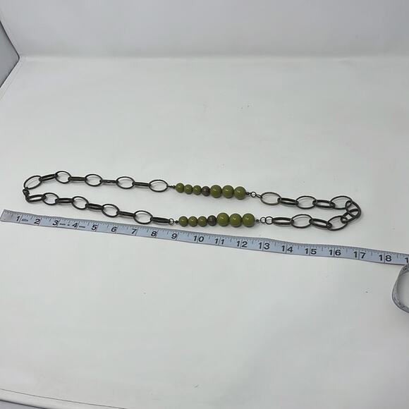 Vintage mod lime green long strand necklace - Picture 6 of 6